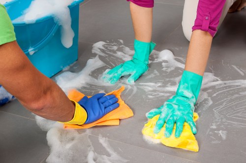 End of lease cleaning for a furnished flat in Outhkensington