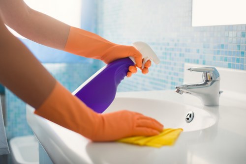 Office cleaning visit scheduled around business hours in Outhkensington