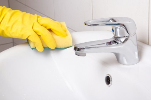 Kitchen and bathroom domestic cleaning in Outhkensington